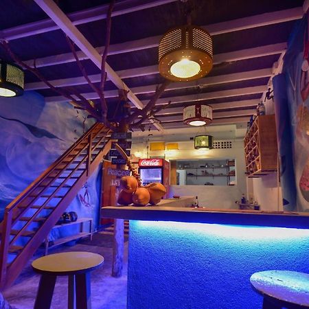 Palm Leaf Surf Cafe Galle Exterior photo