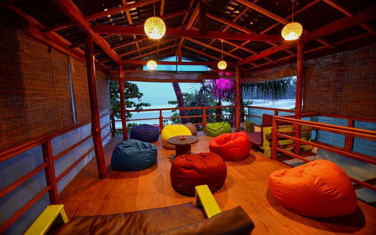 Palm Leaf Surf Cafe Galle Exterior photo
