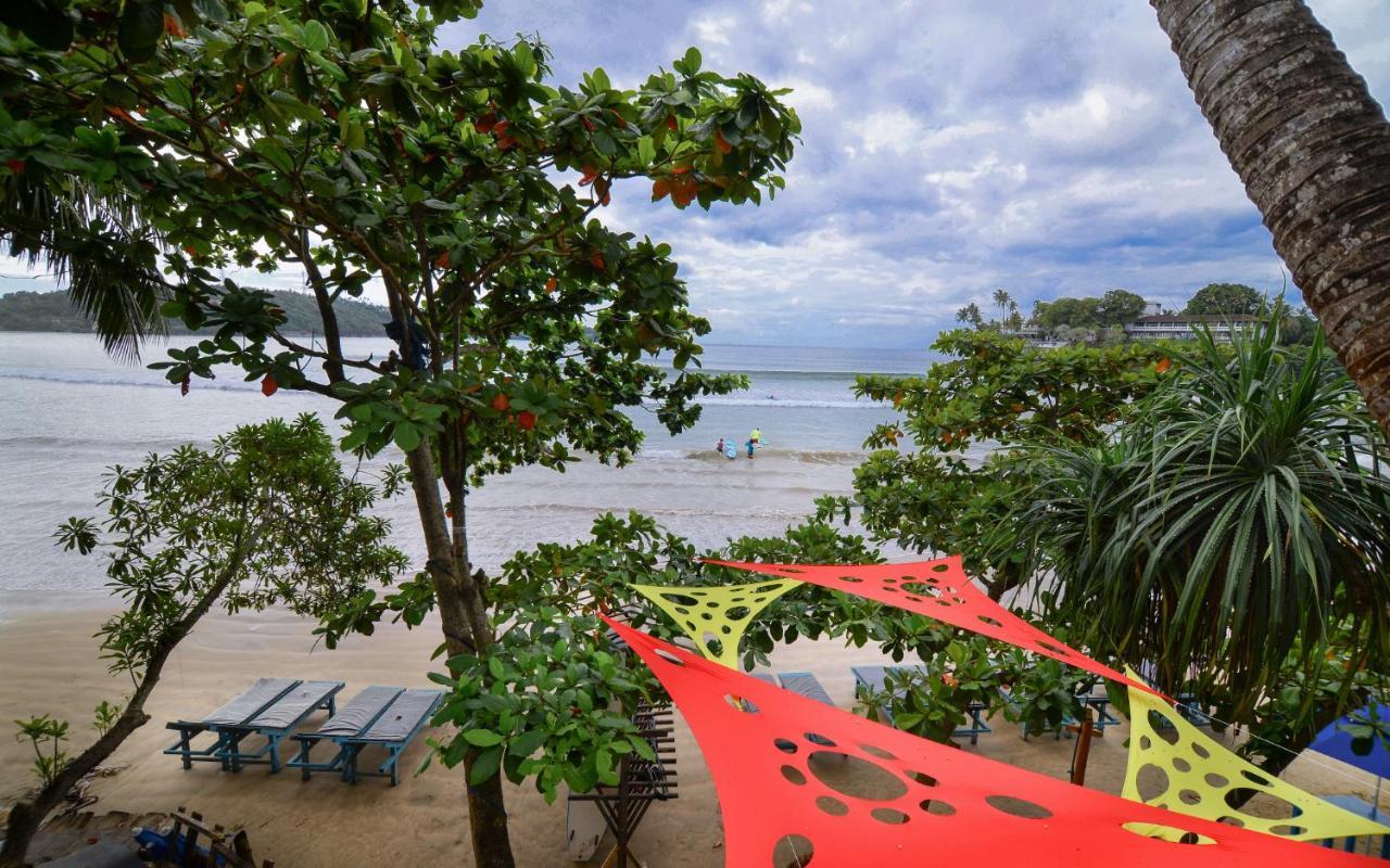 Palm Leaf Surf Cafe Galle Exterior photo