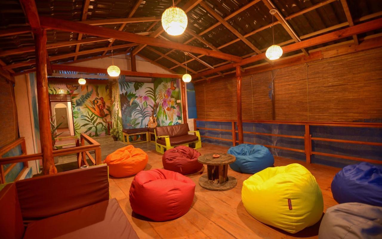 Palm Leaf Surf Cafe Galle Exterior photo